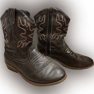 Little girl’s Cowgirl Boots